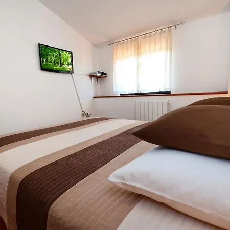 Lili Apartman *